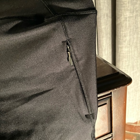 Under armour size small women’s running capri pants - Picture 8 of 10